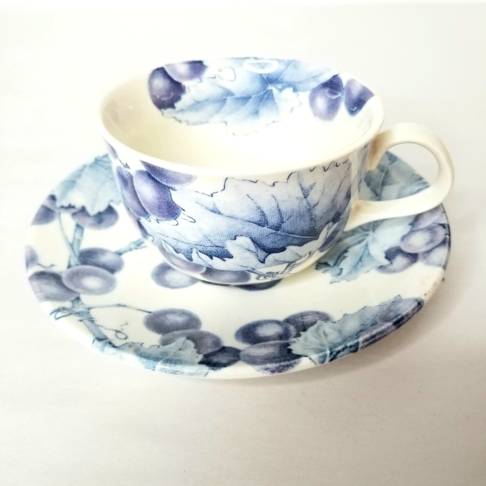 Collectible BARRATTS England Blue Purple Grape Vine Print Tea